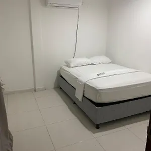 Alojamiento Casa Blanca , A 5 Min Del Aeropuerto Y Playas ! Apartamento